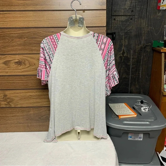 No brand gray/pink sleeve contrast top size medium - Picture 5 of 6